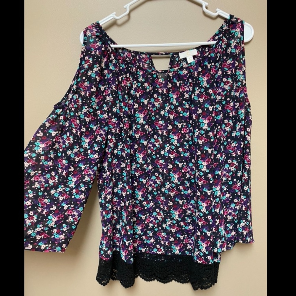Charming Charlie cold shoulder floral top